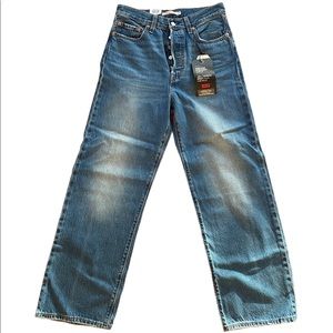 NWT Levi’s Ribcage straight Ankle Jeans Sz 27